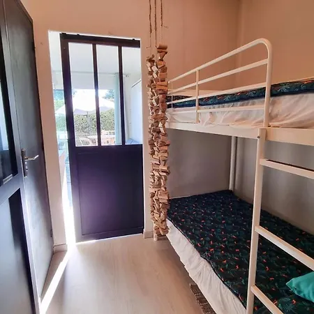 A 500 M Bord De Giens شقة