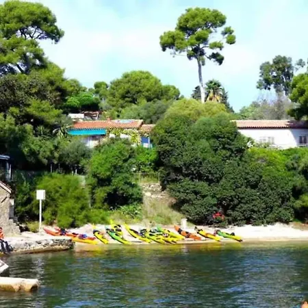 A 500 M Bord De Giens Hyères