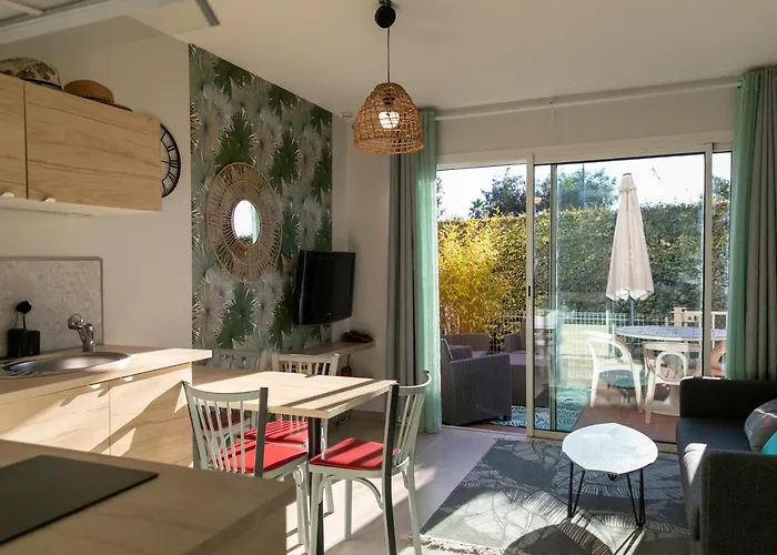 A 500 M Bord De Giens Apartamento Hyères