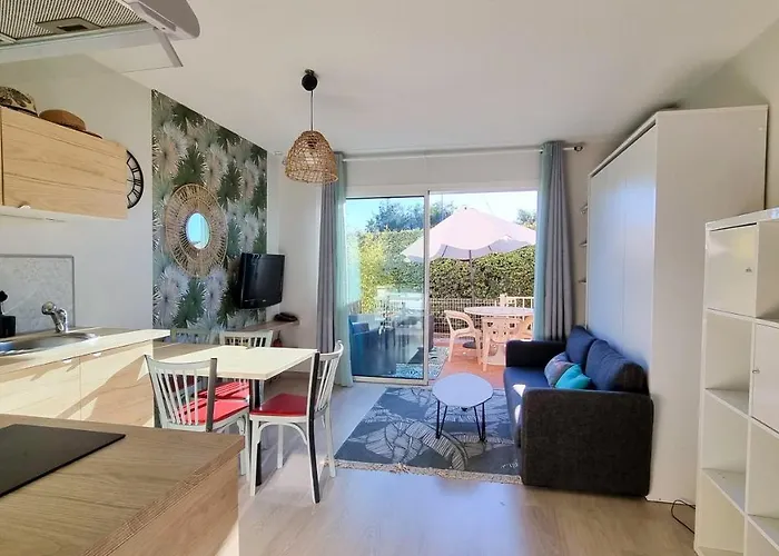 A 500 M Bord De Giens Apartamento Hyères